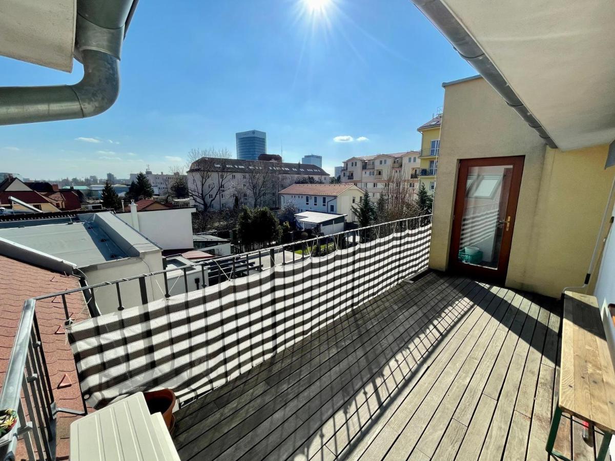 Beautiful And Romantic Penthouse With Two Terraces Братислава Екстер'єр фото
