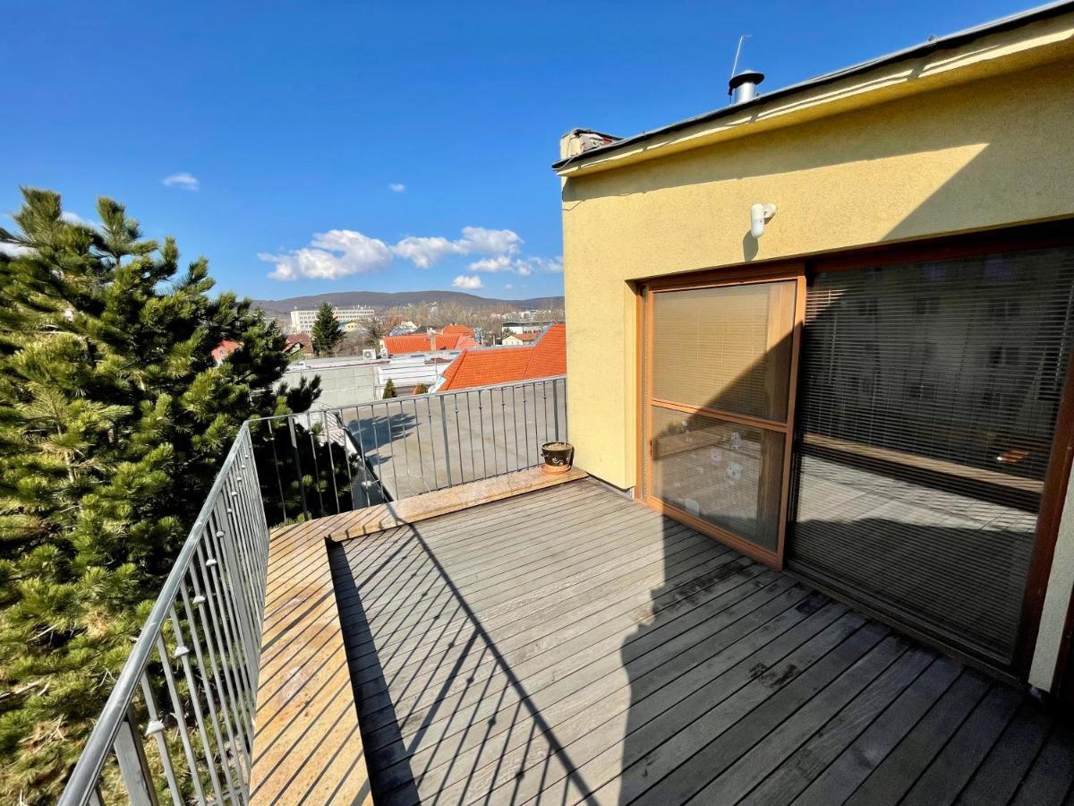 Beautiful And Romantic Penthouse With Two Terraces Братислава Екстер'єр фото