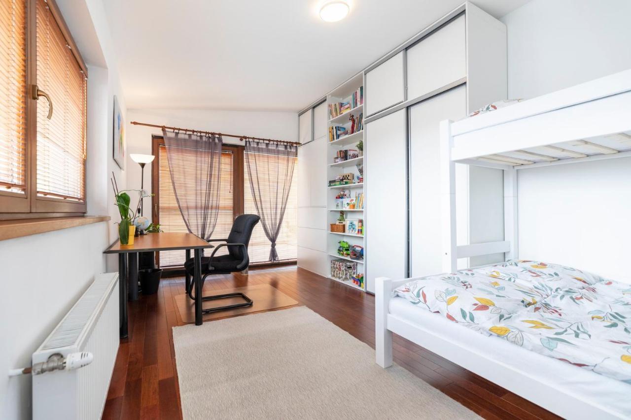 Beautiful And Romantic Penthouse With Two Terraces Братислава Екстер'єр фото